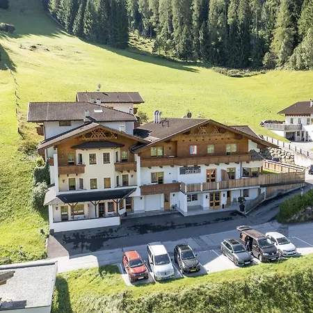 In Neustift Near Stubai Glacier * ניוסטיפט אים סטובאיטל